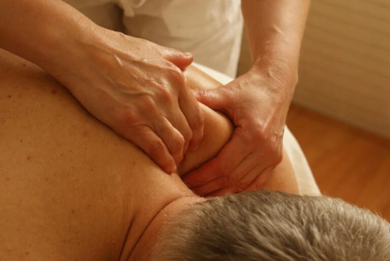 How Pain Specialists Work With Other Healthcare Providers